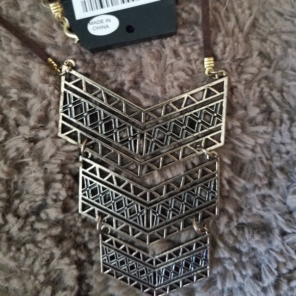 Wet Seal Jewelry - 3/$25!💗 Wet Seal Gold Geometic Necklace